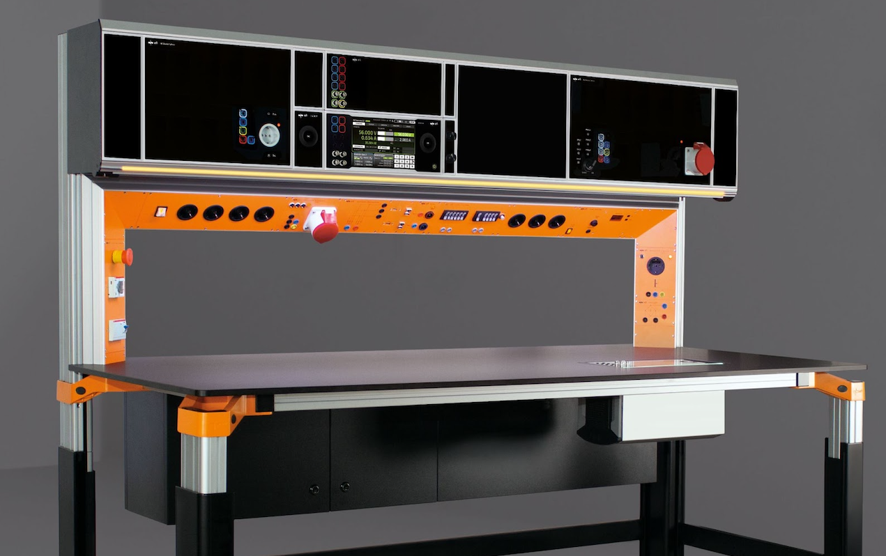 Arbeitsplatz-Cokpittisch-6HE-cropped2